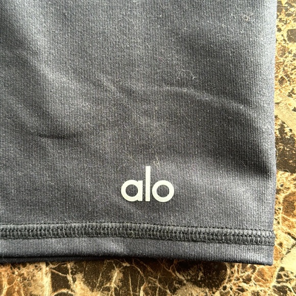 ALO yoga black biker shorts NWT - Picture 4 of 17